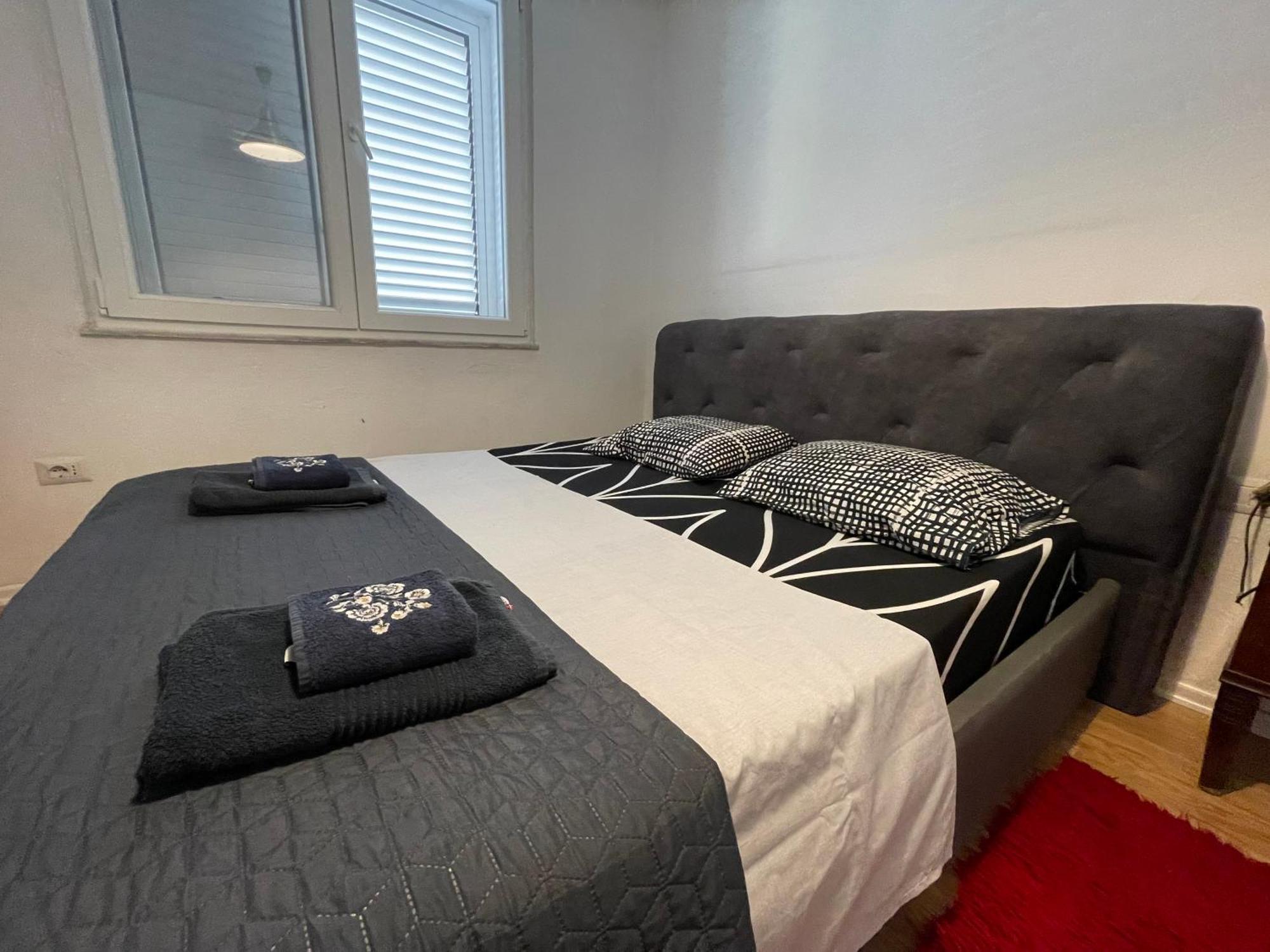 Enjoy Travel Central Apartments ティラナ エクステリア 写真